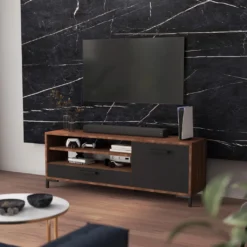 Selsey CASCATE - TV-Lowboard - TV-Schrank In Nussbaum / Schwarz Mit Offenen Fächern Und Türen, Stehend, 139 Cm Breit