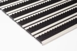 Fußmatte Anlaufkante Alumatte Bürsten Schmutzfangmatte Fußabtreter Eingangsmatte Sauberlaufmatte Türvorleger -Vidaxlko Verkaufe 6a91e53b5064666e1ae62552f3d77a1b