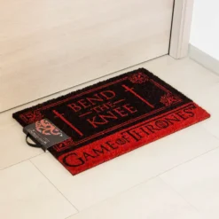 Pyramid International Game Of Thrones Fußmatte Bend The Knee 40 X 57 Cm GP85197 -Vidaxlko Verkaufe 9c73c76bbd819ea9cbc14cf1f183a7c1